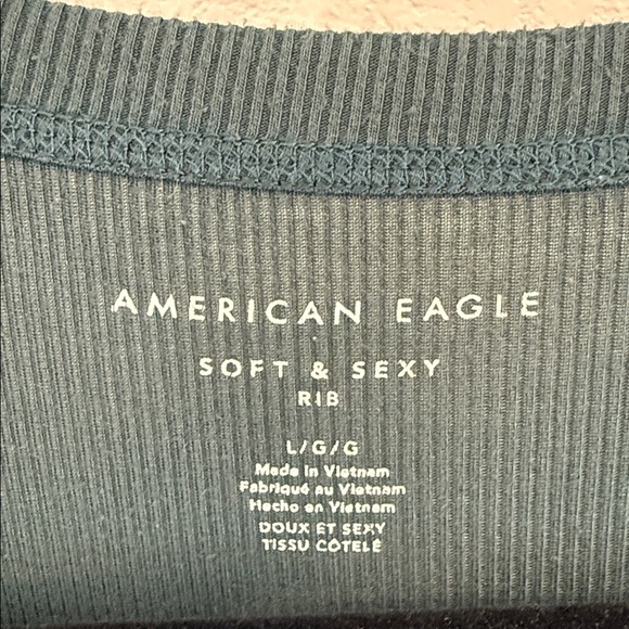 American Eagle Outfitters Soft & Sexy Rib Henley Long Sleeve in Forest Green LG - Picture 2 of 4